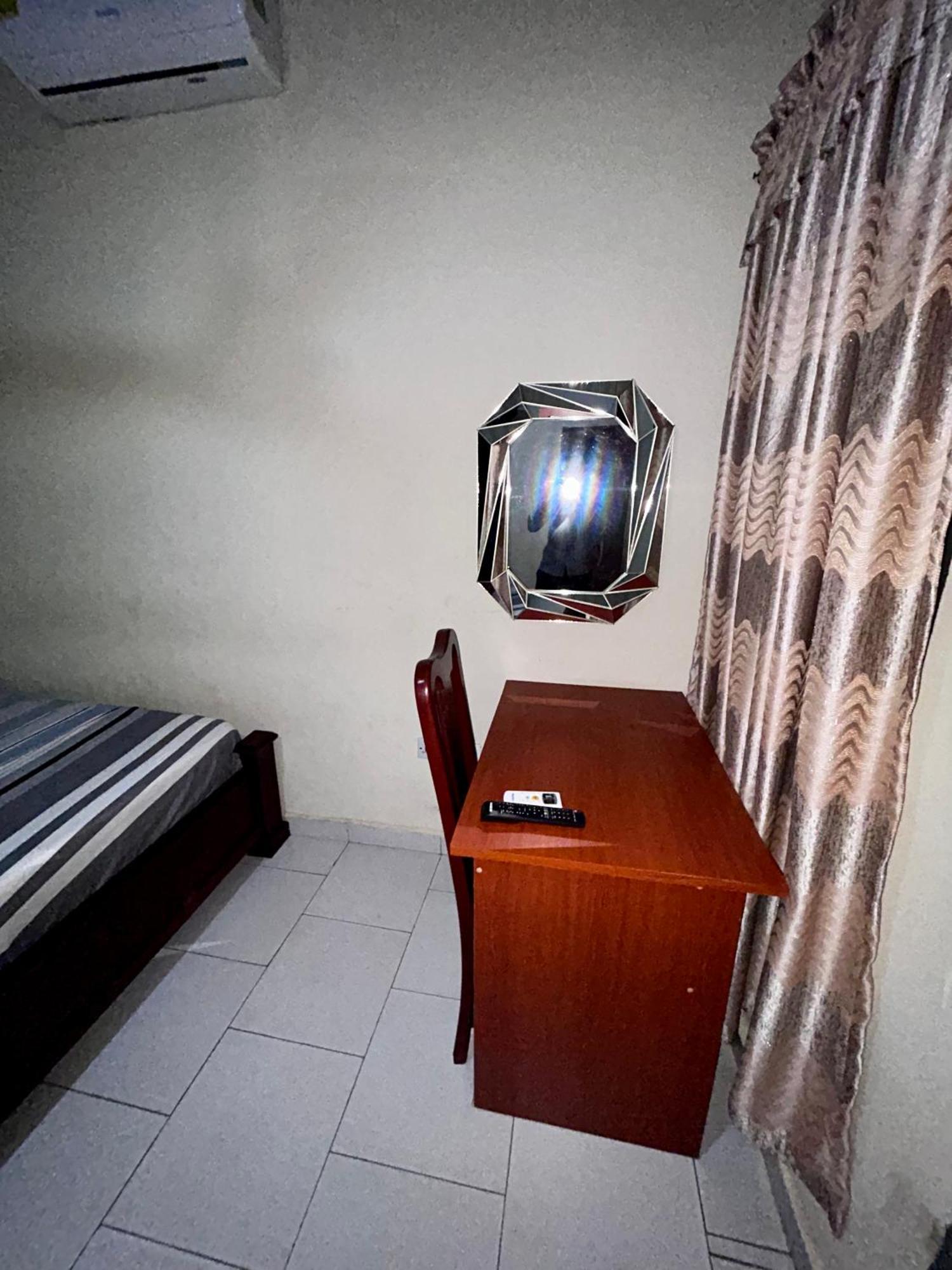 Jessie Hotel Adenta Zimmer foto