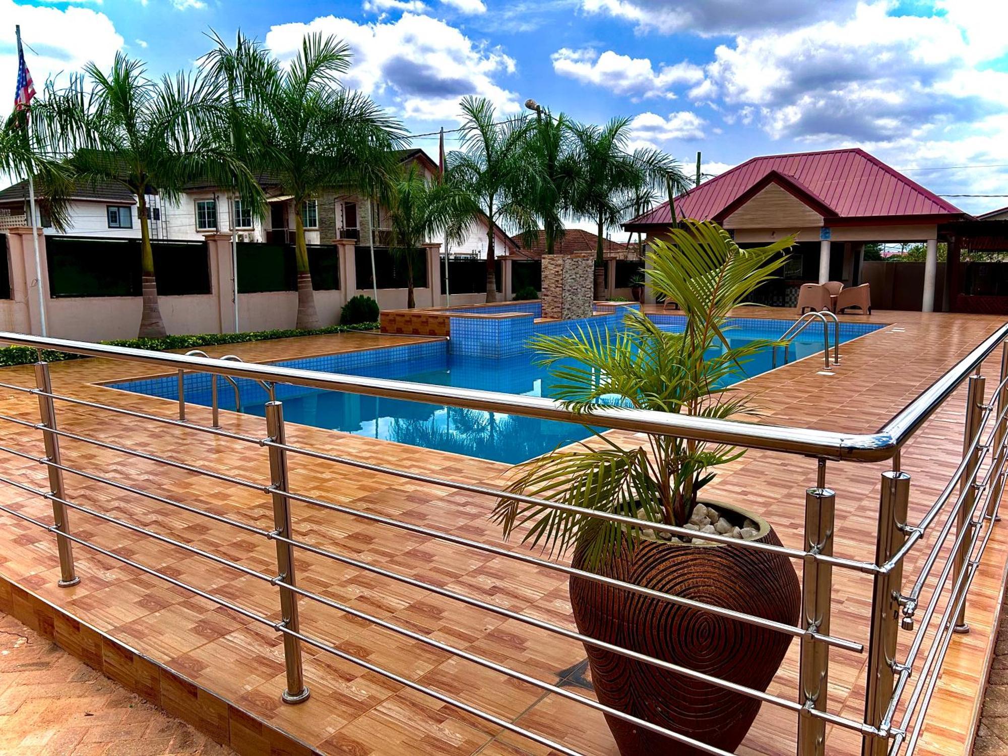 Jessie Hotel Adenta Exterior foto